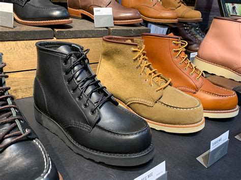 RED WING SHOE - 43 Photos & 43 Reviews - Shoe Stores - 315 Main St, Red