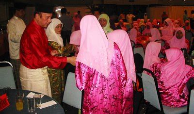 Many still love and respect the former umno president including myself who has fought along side him during our youth days. RAHIM TAMBY CHIK: TAN SRI RAHIM TAMBY CHIK SAMPAI ...