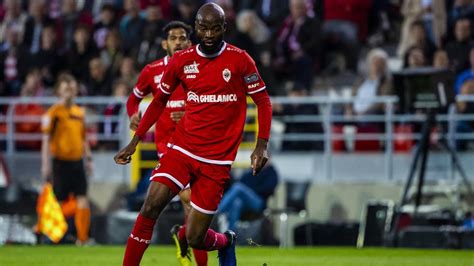 Find the latest didier lamkel ze news, stats, transfer rumours, photos, titles, clubs, goals scored this season and more. Belgique : Lamkel Zé scellé par Antwerp - La sportive