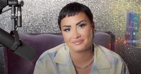 Is Demi Lovato Gay The Singer Has Come Out As Non Binary And More