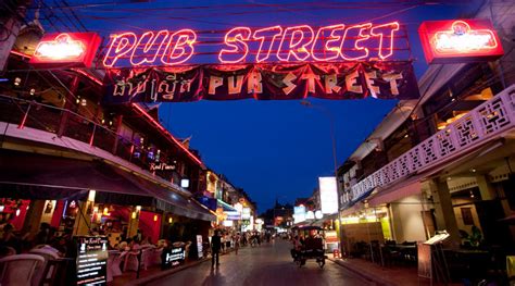It is the second largest airport in cambodia (after the one in phnom penh) located local buses connect siem reap with the major destinations throughout the country. Cẩm nang hướng dẫn du lịch bụi Siem Reap từ A -> Z | Phuotvivu