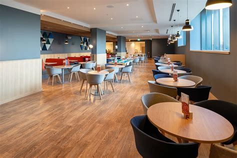 Holiday inn express london heathrow terminal 4 comes highly recommended. HOLIDAY INN EXPRESS LONDON HEATHROW T4 - Updated 2021 ...