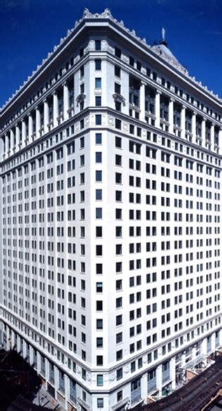 American Landmark | Commercial Real Estate Investing Firm