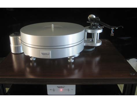 Acoustic Signature Challenger Mk Ii Turntable With Rega 301