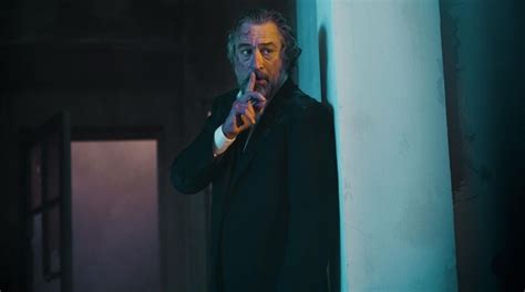 Cose Nostre Malavita Robert De Niro In Azione In Un Momento Del Film Movieplayer It