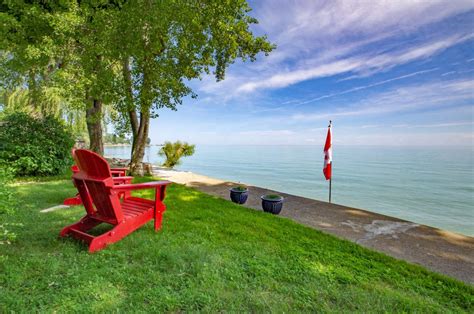 Намерете и резервирайте уникални места за престой чрез airbnb. Waterfront cottage on Lake Erie near Dunnville, Ontario