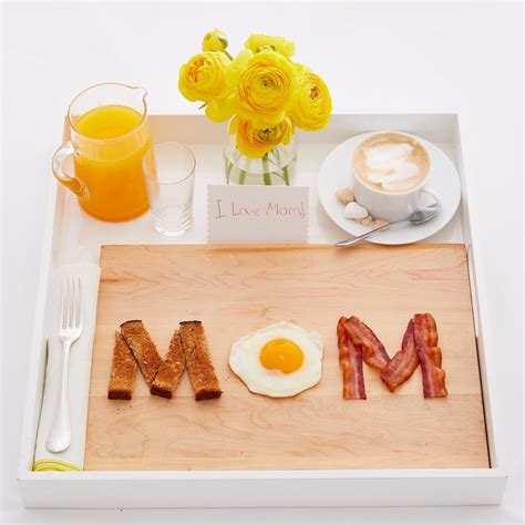 Best mother's day gifts for practical moms. WOW Your MOM Mother's Day Breakfast | Darcy Miller Designs