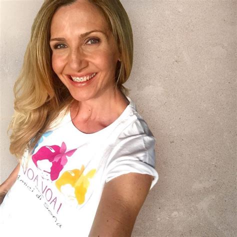 Aproximadamente 250 fotos de lorella cuccarini disponíveis para licenciamento. Lorella Cuccarini - Voa Voa Onlus