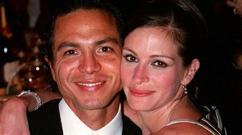 The Truth About Benjamin Bratt And Julia Roberts Relationship
