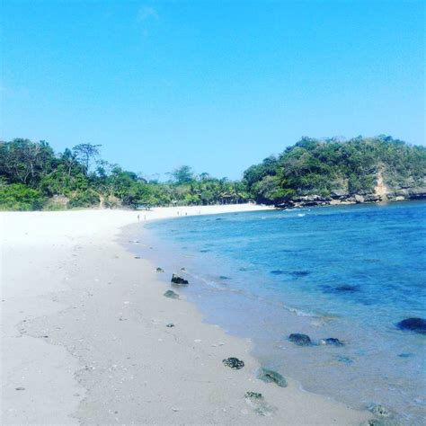 Sebenarnya dalam harga tiket, sering. Gambar Pantai Ngliyep Malang - updatetiket.com