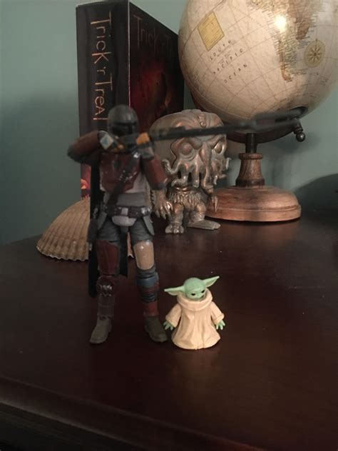 Anyone Else Feel That The Black Series Baby Yoda Scales Better With 3