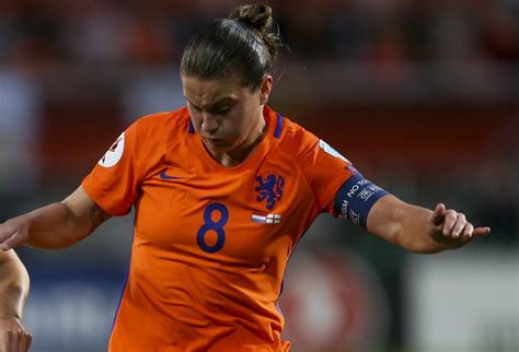 ⚽️ professional dutch football upota twiitti. #WEURO2021 Qualifiers: Six in a row for Italy and ...
