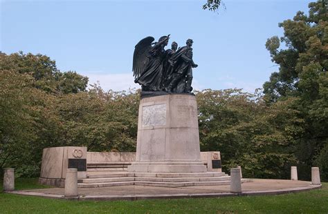 Official numbers put the number of deserters from the union army at 200,000 for the entire war, or about 8% of union army soldiers. Union Soldiers and Sailors Monument - Wikipedia