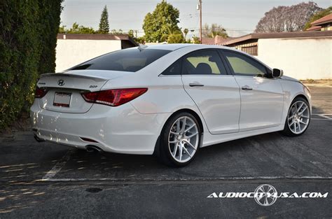 La información que se presenta a continuación era verdadera en el momento en el que se fabricó el vehículo. 2012 Hyundai Sonata 2.0 T sitting on 19" Niche Targa M 131 ...