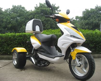 Trike scooter, sunny mc_d50tka, perfect suspension performance on hill. Special: CMS 49cc College Cruiser Scooter | 3 Wheel Trike ...