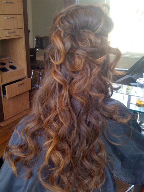 See how stars like eva longoria, jennifer lopez, and more wear caramel highlights on their dark brown hair. 30 Sexy Brown Hair With Caramel Highlights - SloDive