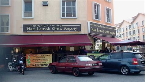 Seksyen 7,shah alam two & half storey bungalow land area = 23450sf built up= 18071sf 7bedroom 13bathroom garage. Rumah Sewa Di Shah Alam: Apartment Sewa di Pusat Komersial ...