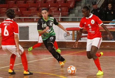Se nasceste em 1989 ou 1990 vem aos treinos de captação de juvenis do futsal benfica no pavilhão 1 (açoreana. Benfica Score: Futsal Feminino - Benfica bate Arneiros na ...