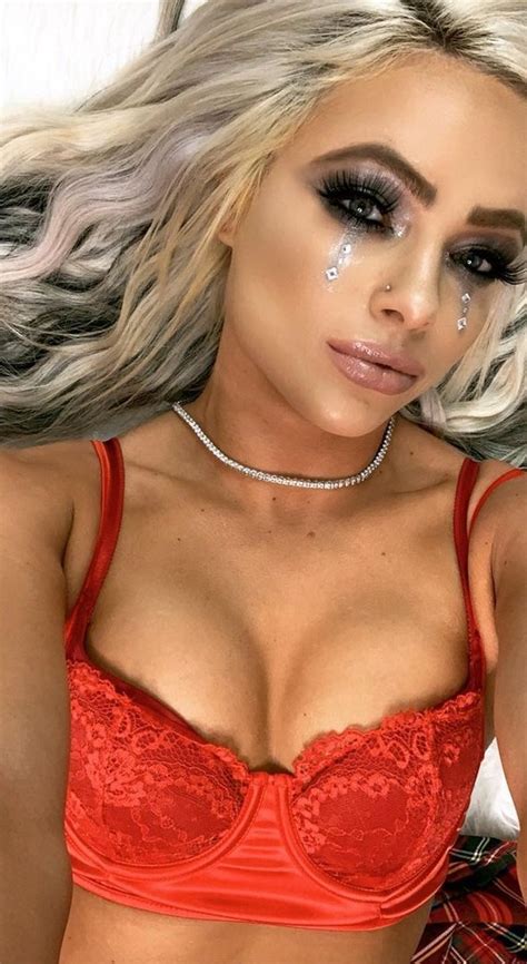 wwe star liv morgan stuns fans in red bra selfie after expressing interest in acting the us sun