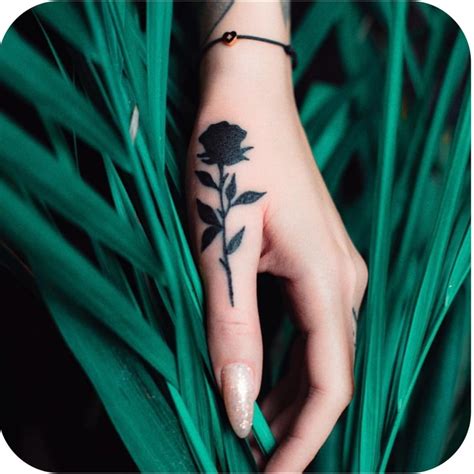 30 Cool And Pretty Hand Tattoo Design Ideas For Woman Small Hand