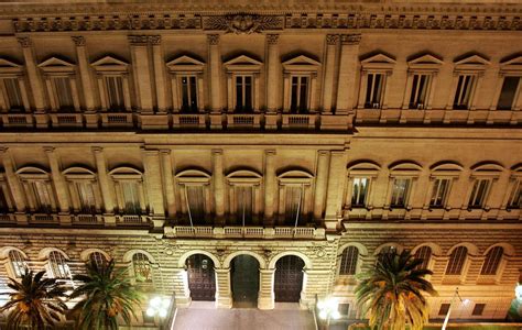 Banca di imola s.p.a., parte del gruppo bancario la cassa di ravenna, gruppo autonomo di banche locali. Anche la Banca d'Italia incrocia le braccia - Il Tempo