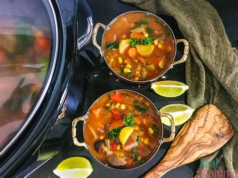 Slow cooker vegan vegetable soup