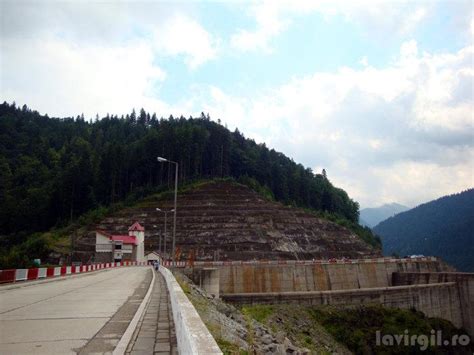 Atractii si obiective turistice racaciuni, judetul bacau. Baraj Gura Apelor (168m)