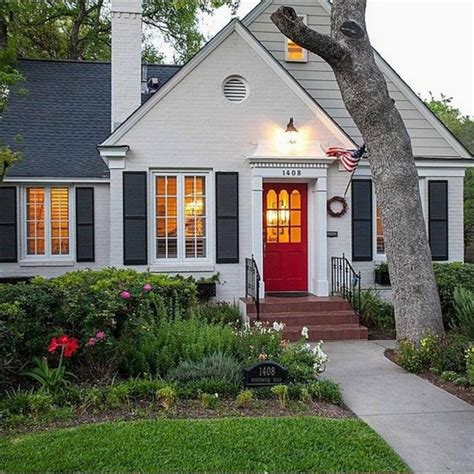 See more ideas about house colors, house exterior, exterior paint. 90+ Modern White Cottage Exterior Style | Exterior paint colors for house, House paint exterior ...