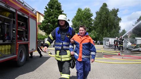 Gemeinsame Übung Der Feuerwehren Aus Rust Und Marlenheimfrankreich
