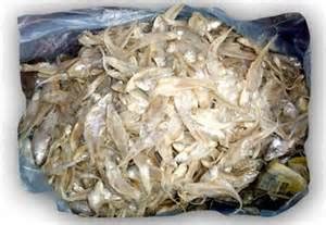 Ikan gonjeng/bulu ayam rm 3.50 (sebungkus). PERNIAGAAN IKAN MASIN: PRODUK