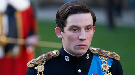 مذاکره دومینیک وست برای بازی در نقش شاهزاده چارلز در فصل پنجم و ششم