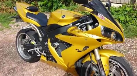 The kenny roberts yellow and black painted model yamaha r1s will possibly be collectable in the future. Yamaha R1 2005 - YouTube