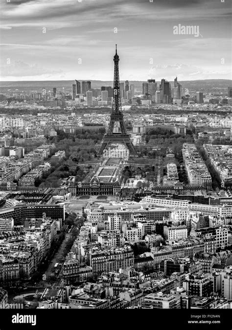 Eiffel Tower Black And White Hi Res Stock Photography And Images Alamy
