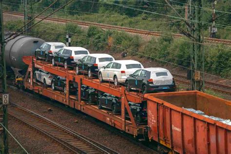 How To Ship A Car By Train
