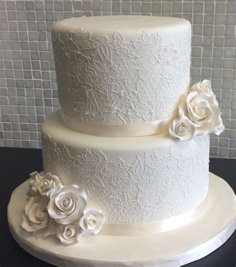 All White Lace Wedding Cake Demacsekdesign