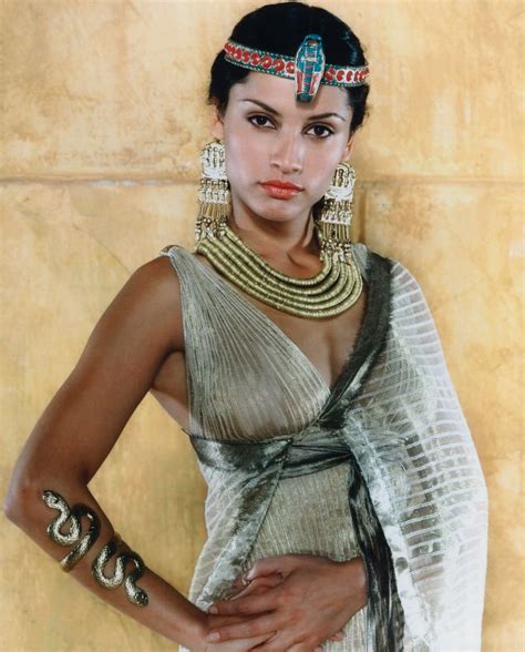Cleopatra 1999 Photo Hq Egyptian Costume Egyptian Fashion Cleopatra