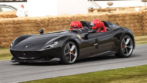 The entire interior is trimmed in the same material with a natural finish to enhance the sporty impact of the design. Gordon Ramsay har köpt sig en Ferrari Monza SP2 ...