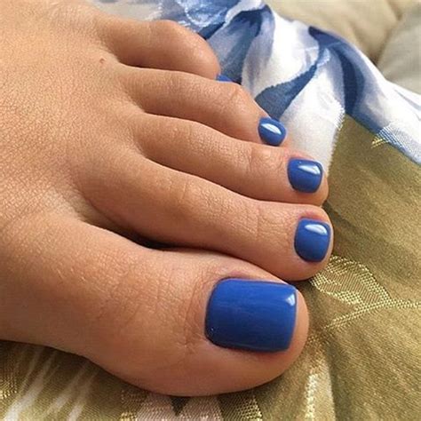 35 amazing toe nails ideas this fall winter toe nail color blue toe nails pedicure colors