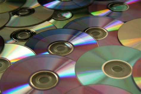 How Does A Compact Disc Or Dvd Work