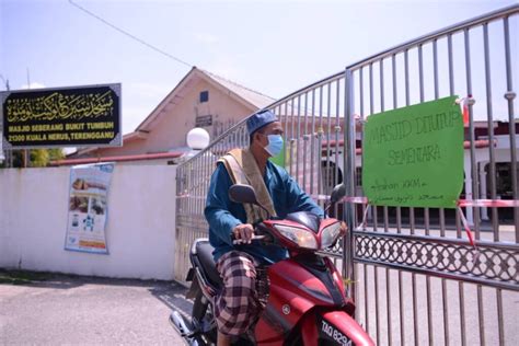 Terdapat system.collections.generic.list`1prayertimes.date.models.mosqueesneareastlocations masjid di kuala terengganu dan system.collections.generic.list`1 masjid di sekitar kuala terengganu. Masjid dan surau Bukit Tumbuh ditutup, diziarahi individu ...