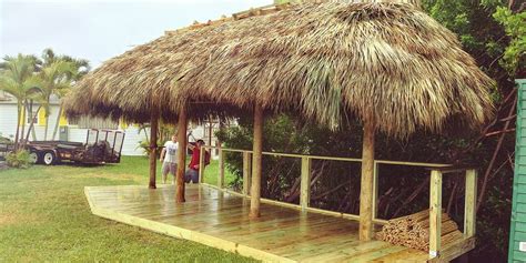 When it comes to the luxury of outdoor living, a tiki hut is one of the most environmental friendly ways to enjoy your homes outdoor area. Florida Tiki Huts - Building Tiki Huts Throughout Florida ...