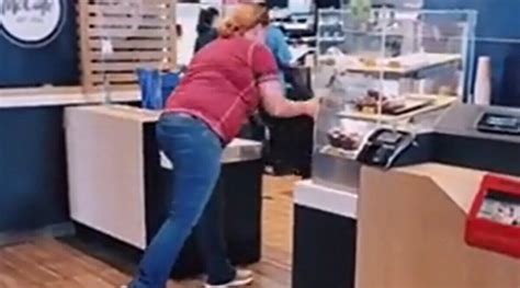 Woman Throws Tantrum At Mcdonalds After Her Coffee Took Too Long Prp