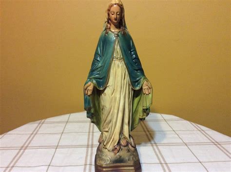 Vintage 9 Our Lady Of Grace Mary Chalkware Statue 9 Etsy Chalkware Statue Mary Statue Statue