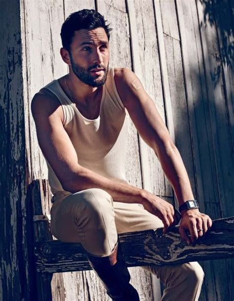 My World Ledomsh Noah Mills By Beau Grealy Hombres Atractivos
