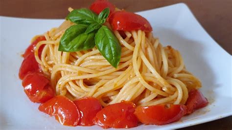 Spaghetti Pomodoro Fresco E Basilico Velocissimi Italian Spaghetti