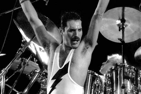 Biography Of Freddie Mercury How He Become Successful Singer