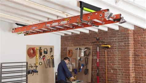 Clutch System Allows Hoisting Of Ladders Along The Ceiling