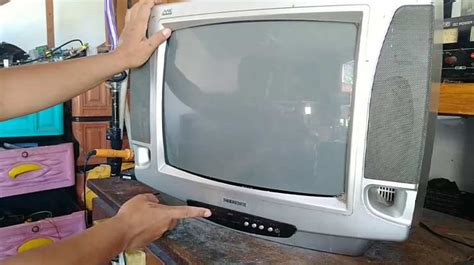 10/50 dengan 47/100v 32) polytron model : √ 40 Kerusakan TV Polytron Slim 2021 : Gejala, Penyebab ...
