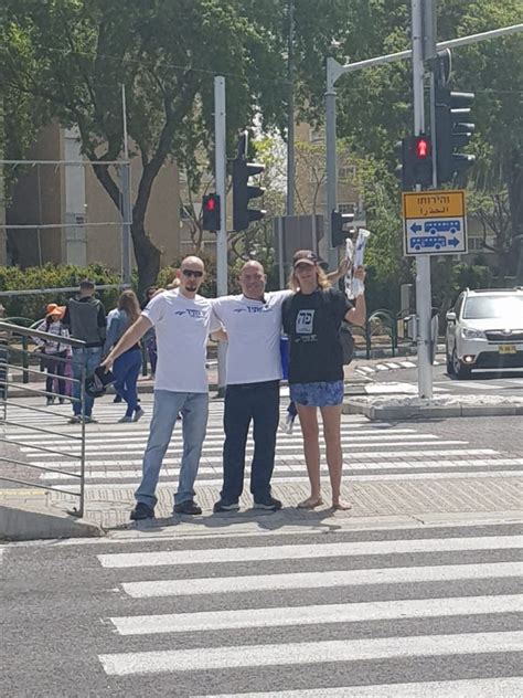 ישראל אילת בני ברק באר שבע חברון חיפה טבריה ירושלים יריחו כפר חבד מגדל העמק נתניה פתח תקוה צפת קרית מלאכי קרית שמונה קרני שומרון שכם תל אביב. רם בן ברק ופעילי יש עתיד בקריות במבצע חלוקת דגלים ומגנטים ...