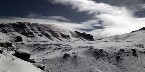 Peak in 30 hike reports, 74 photo(s). Kilimanjaro, Rongai-Route, Tag 6: Endlich! Der Uhuru-Peak ...
